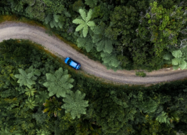 Külföldi kiküldetés saját autóval – hogyan számolható el az üzemanyagköltség?